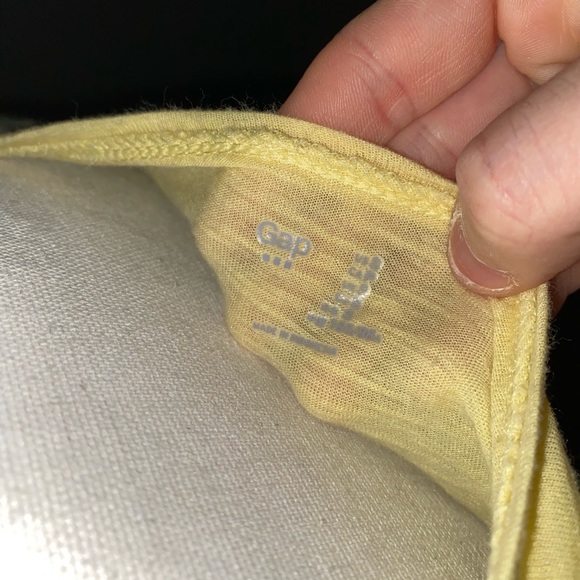 Gap tee 👕 - Picture 4 of 4